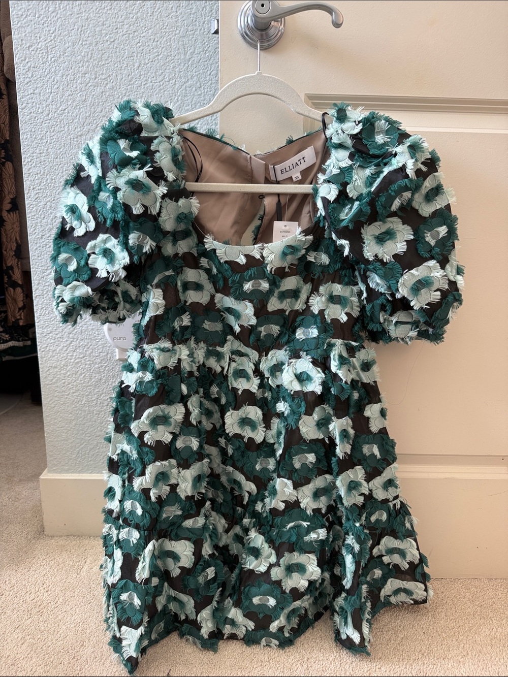 Elliatt Black Floral Puff-Sleeve Dress with open back